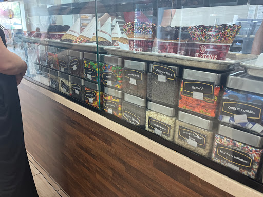 Ice Cream Shop «Cold Stone Creamery», reviews and photos, 114 W 47th St, Kansas City, MO 64112, USA