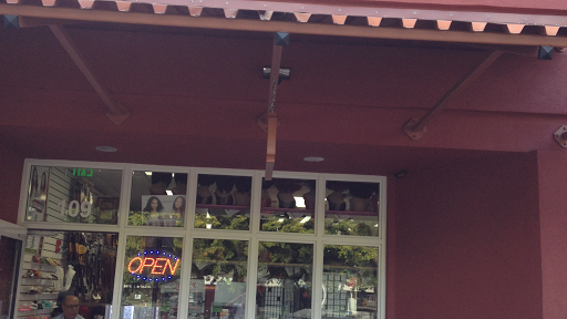 Fancy Beauty Supply, 1490 NW 3rd Ave #109, Miami, FL 33136, USA, 