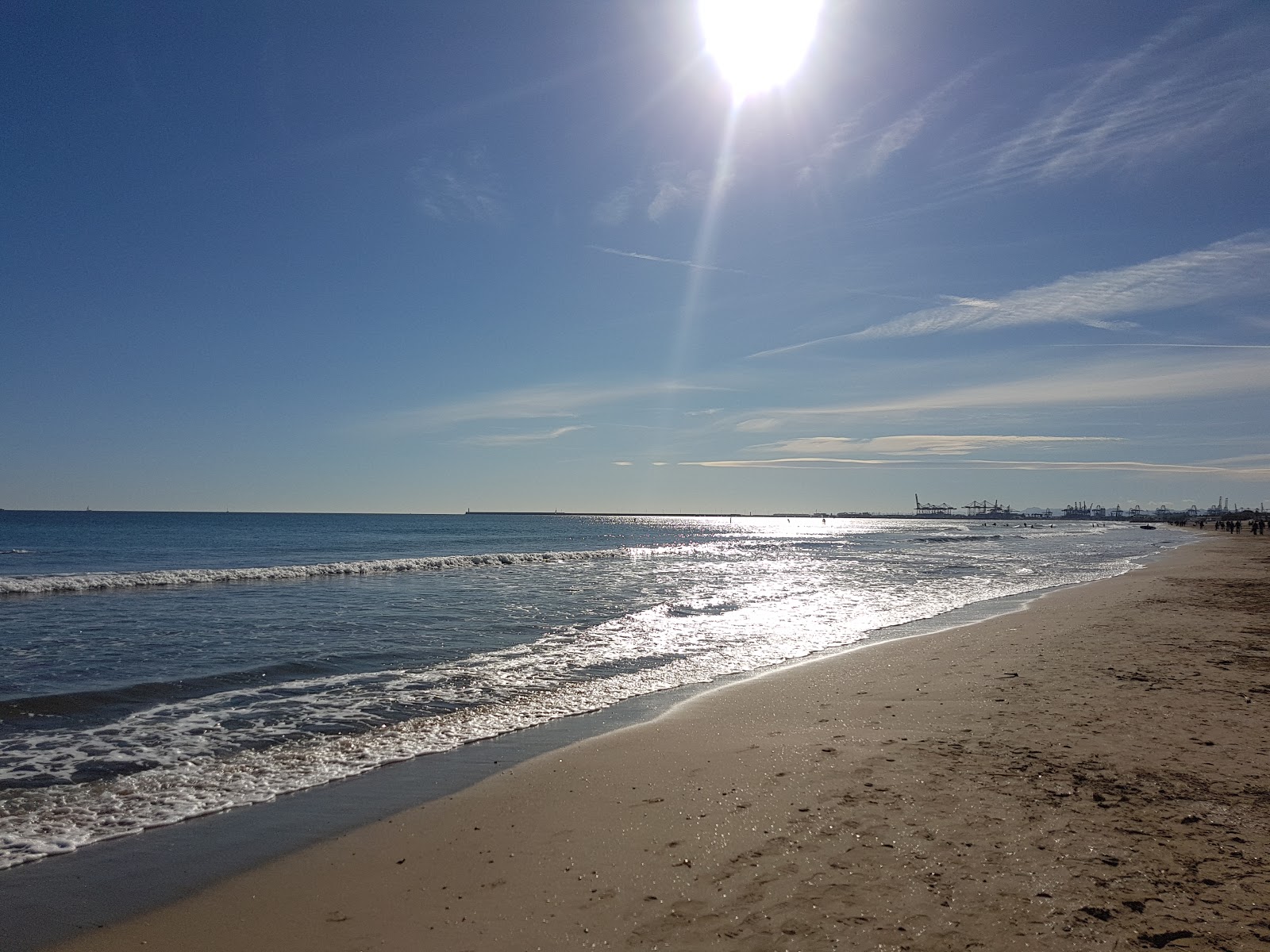 Photo of Platja de la Patacona with brown water surface