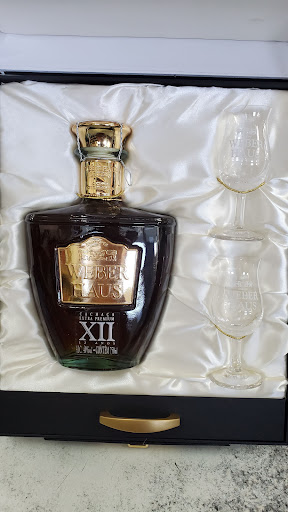 Liquor Store «Wine Vault», reviews and photos, 2 Fairbanks St, Framingham, MA 01701, USA