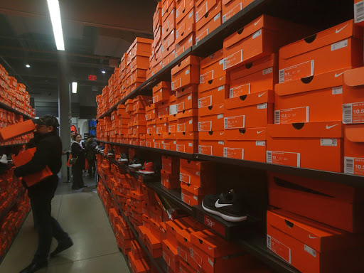 Sporting Goods Store «Nike Factory Store», reviews and photos, 810 Bergen Town Center #37, Paramus, NJ 07652, USA