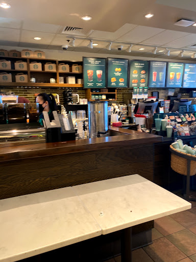 Coffee Shop «Starbucks», reviews and photos, 1090 Silas Deane Hwy, Wethersfield, CT 06109, USA