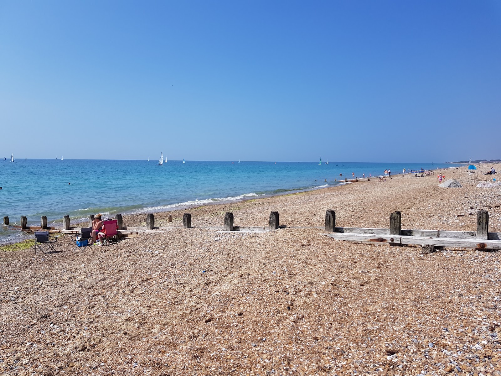 Fotografija Plaža Worthing z lahki fini kamenček površino