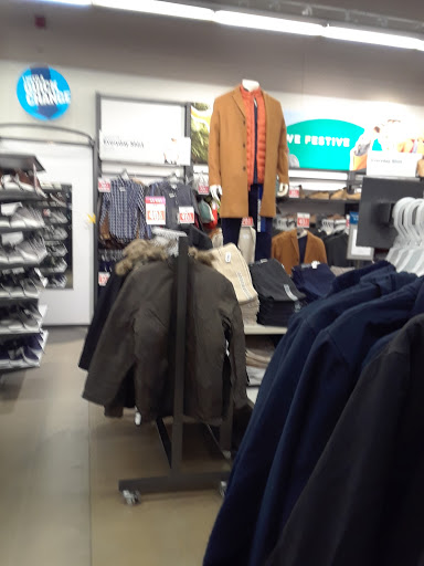 Clothing Store «Old Navy», reviews and photos, 2155 22nd St, Oak Brook, IL 60523, USA