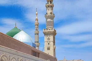 Al Masjid an Nabawi image