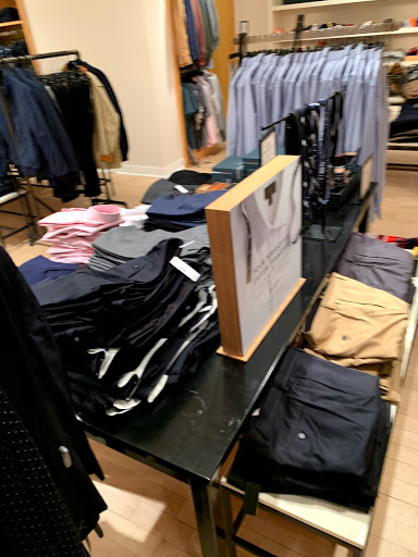 Clothing Store «J.Crew», reviews and photos, 4400 Sharon Rd #196, Charlotte, NC 28211, USA