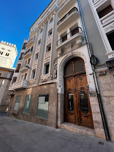 Inmobiliaria en Teruel GESTORA TUROLENSE DE INMUEBLES S.L. C. Ramón y Cajal, 14, 44001 Teruel, España