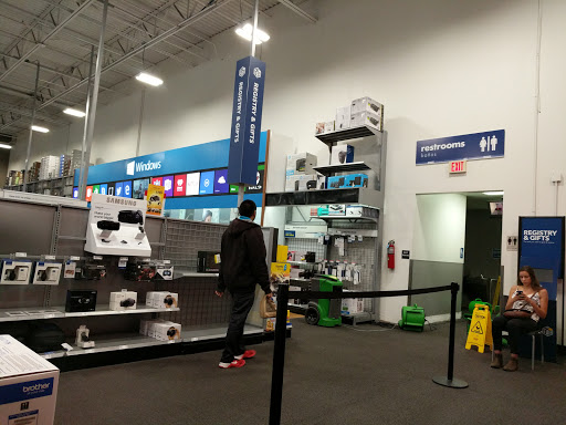 Electronics Store «Best Buy», reviews and photos, 3700 Mandela Pkwy, Oakland, CA 94608, USA