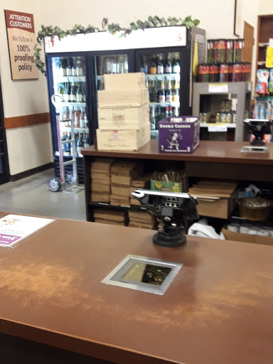 Beer Store «Hunt Valley Wine, Liquor & Beer», reviews and photos, 116 A Shawan Rd, Hunt Valley, MD 21030, USA