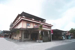 OYO 2904 Hotel Yayang Syariah image