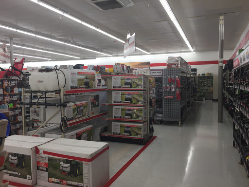 Home Improvement Store «Tractor Supply Co.», reviews and photos, 3826 S Suncoast Blvd, Homosassa, FL 34448, USA