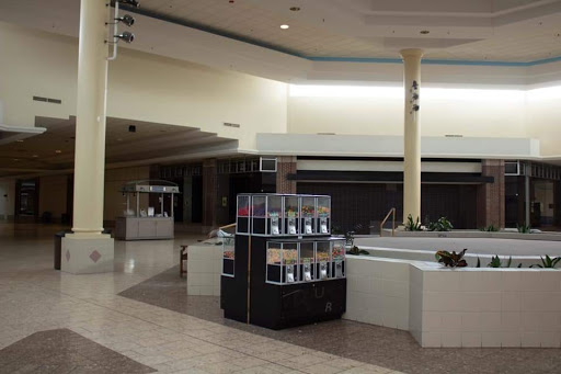Shopping Mall «Southridge Mall», reviews and photos, 1111 E Army Post Rd, Des Moines, IA 50315, USA