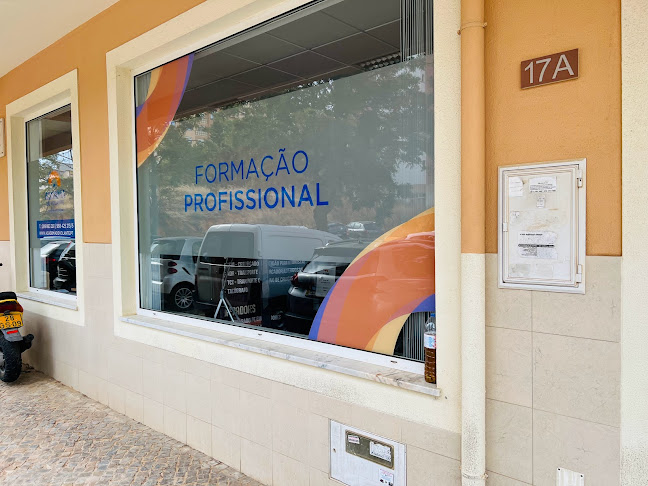 Escola de condução Academia do Volante - Faro