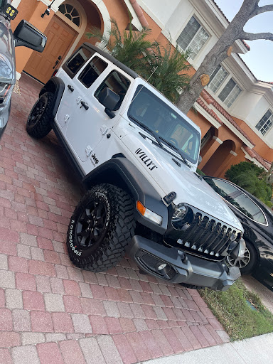 Car Dealer «Joey Accardi Chrysler, Dodge, Jeep, Ram», reviews and photos, 909 S Federal Hwy, Pompano Beach, FL 33062, USA