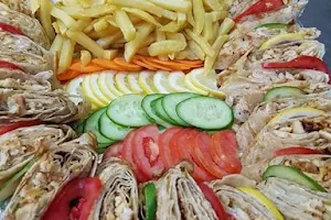 مطعم فول و فلافل عم سعد. image