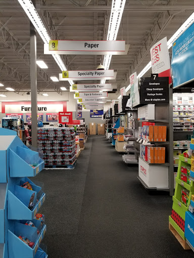 Office Supply Store «Staples», reviews and photos, 2080 W Empire Ave, Burbank, CA 91504, USA