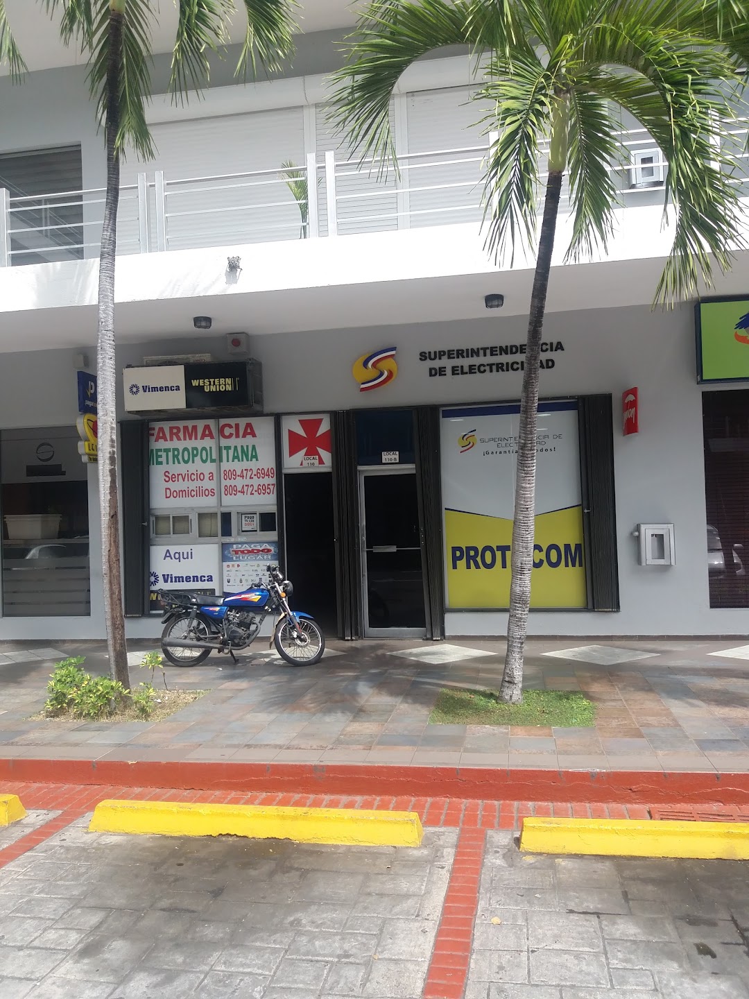 Farmacia Metropolitana en la ciudad Santo Domingo