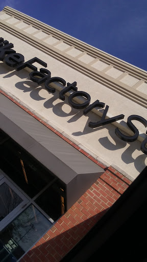 Sporting Goods Store «Nike Factory Store», reviews and photos, 8510 S Cottage Grove Ave, Chicago, IL 60619, USA