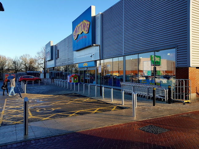 Kingsway Retail Park - Shopping mall