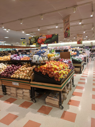 Grocery Store «Market Basket», reviews and photos, 100 Market Street, Tilton, NH 03276, USA