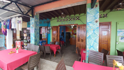 Restaurant Sol Mar Y Arena - C5RP+3J2, Mal. Julio Izurieta, Puerto López, Ecuador