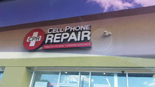 Cell Phone Store «iExpert Studio», reviews and photos, 5000 Shelbyville Rd, Louisville, KY 40207, USA