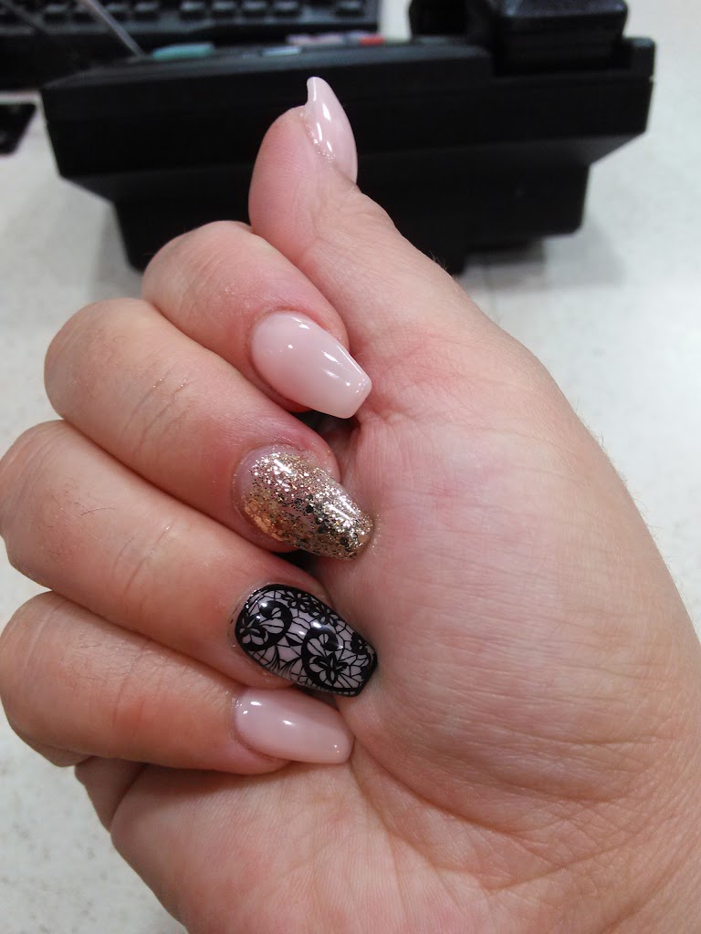 Nikki Nail 08201