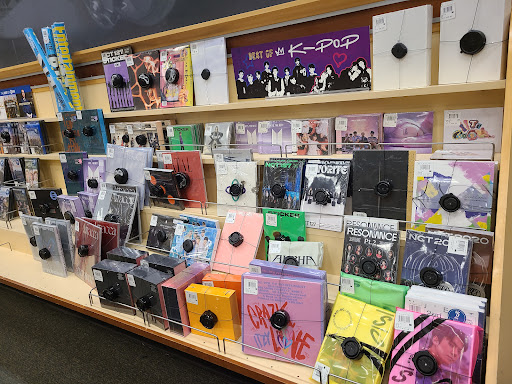 Book Store «Barnes and Noble», reviews and photos, 2500 N Mayfair Rd, Milwaukee, WI 53226, USA