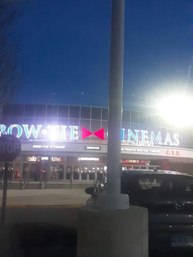 Movie Theater «Bow Tie Cinemas Marquis 16 & BTX Theater», reviews and photos, 100 Quarry Rd, Trumbull, CT 06611, USA