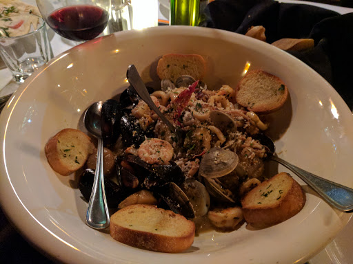 Italian Restaurant «Vincitori», reviews and photos, 14 N Cass Ave, Westmont, IL 60559, USA