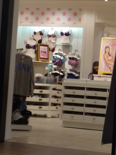 Shopping Mall «Steeplegate Mall», reviews and photos, 270 Loudon Rd, Concord, NH 03301, USA