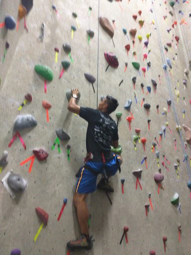 Gym «North Summit Climbing Gym», reviews and photos, 481 Bushkill Plaza Ln, Wind Gap, PA 18091, USA