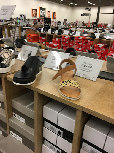 Shoe Store «DSW Designer Shoe Warehouse», reviews and photos, 7616 Farm to Market 1960 Rd W, Houston, TX 77069, USA