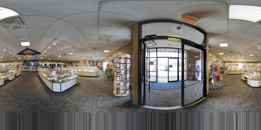 Jewelry Store «L E Smith Family Jewelers», reviews and photos, 9501 Collinsville Rd, Collinsville, IL 62234, USA