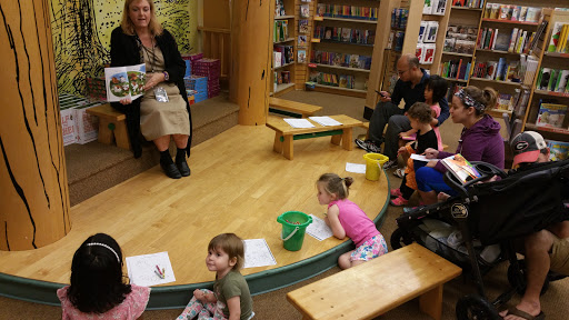 Book Store «Barnes & Noble Booksellers Mansell Crossings SC», reviews and photos, 7660 North Point Pkwy, Alpharetta, GA 30022, USA