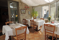 Atmosphère du Restaurant français Le Relais de Sully à Gluiras - n°11