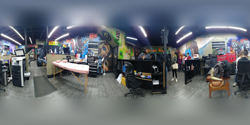 Tattoo Shop «Shrunkin Head Tattoo», reviews and photos, 4438 St John Ave, Kansas City, MO 64123, USA