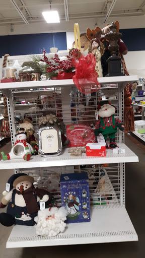 Thrift Store «Goodwill», reviews and photos, 701 N Industrial Blvd, Bedford, TX 76021, USA