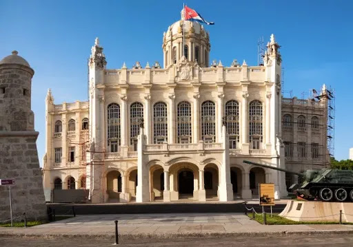 Weather schools Havana