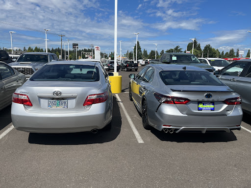 Toyota Dealer «Royal Moore Toyota», reviews and photos, 1415 SE River Rd, Hillsboro, OR 97123, USA