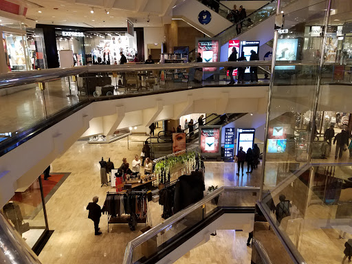 Shopping Mall «Water Tower Place», reviews and photos, 835 N Michigan Ave, Chicago, IL 60611, USA