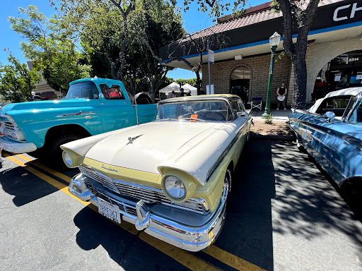 Shopping Mall «Montrose Shopping Park Association», reviews and photos, 3808 Ocean View Blvd, Montrose, CA 91020, USA