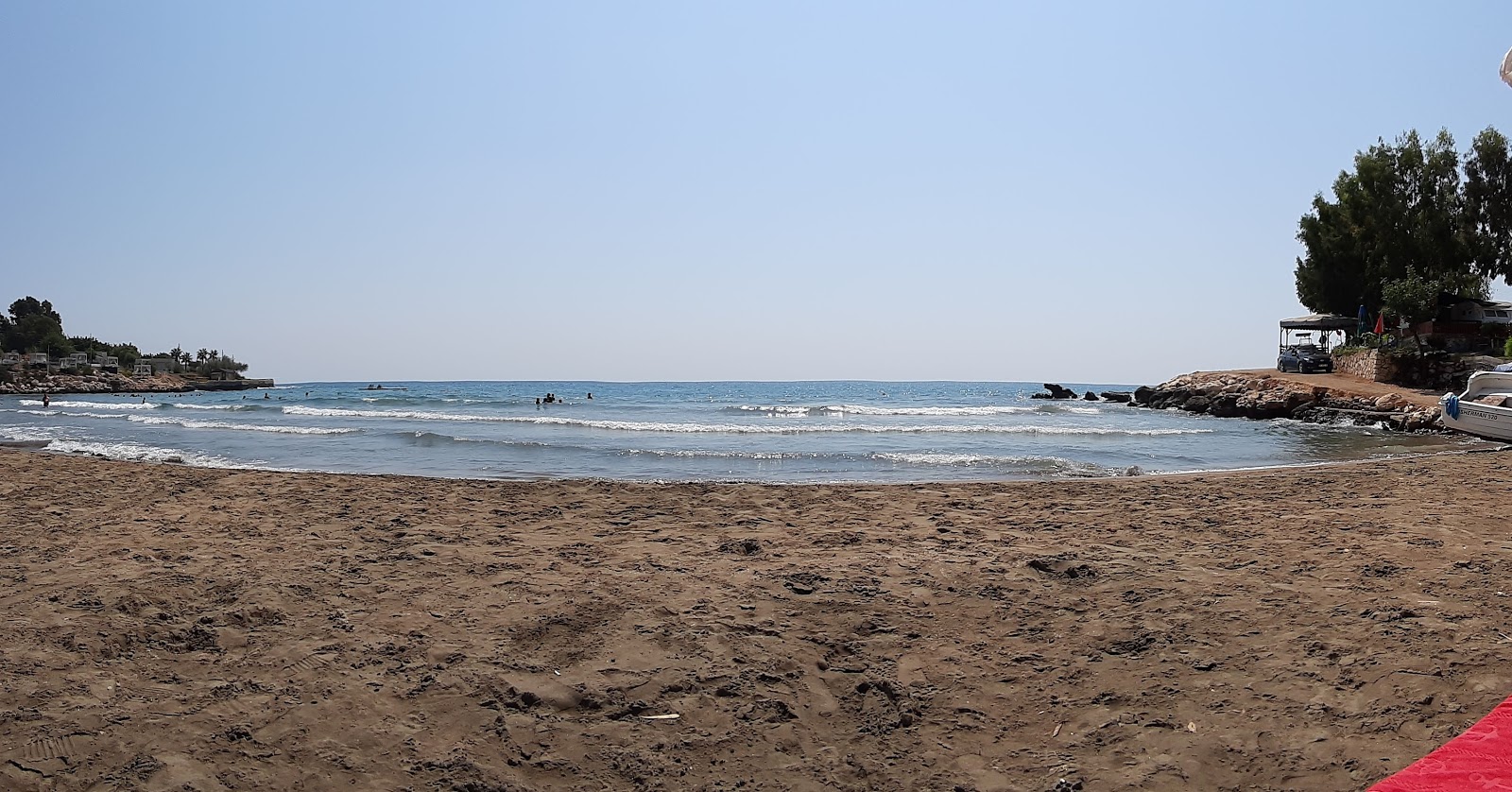 Foto van Queenaba beach met hoog niveau van netheid