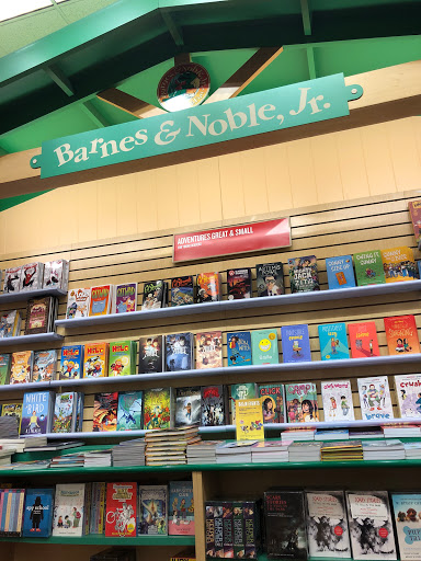 Book Store «Barnes & Noble», reviews and photos, 13131 Ridgedale Dr, Minnetonka, MN 55305, USA