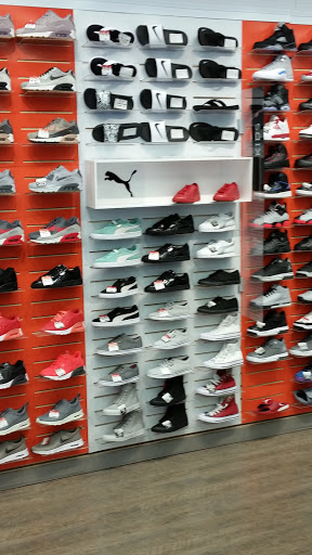 Shoe Store «Hibbett Sports», reviews and photos, 11131 Fondren Rd, Houston, TX 77096, USA