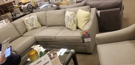 Furniture Store «Raymour & Flanigan Furniture and Mattress Store», reviews and photos, 1855 Central Park Ave, Yonkers, NY 10710, USA