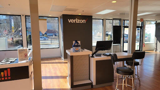 Cell Phone Store «Verizon Wireless and FiOS Retailer - IM Wireless», reviews and photos, 157 Main St, North Reading, MA 01864, USA