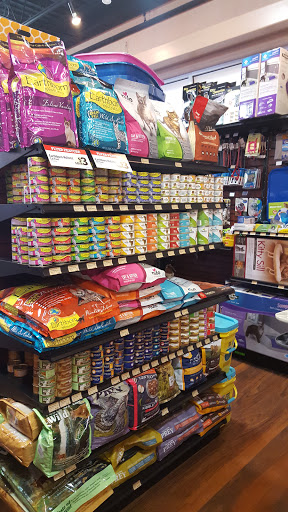 Pet Store «Pet Valu», reviews and photos, 37 Monroe Turnpike, Trumbull, CT 06611, USA