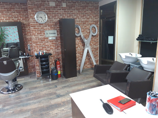 Información y opiniones sobre Barbería-Peluqueria by Sonia Crespo de Zaragoza