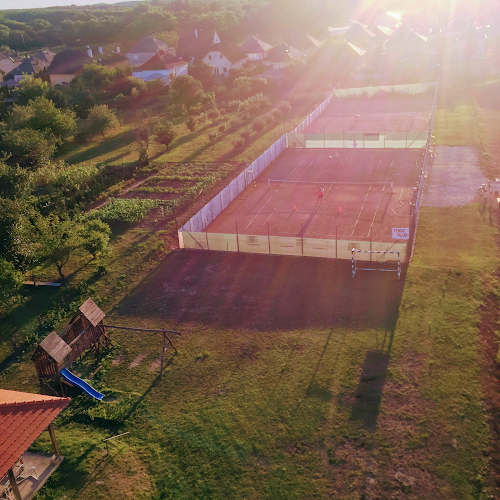 TennisFever Győr-Ménfőcsanak Tenisz mindenkinek és oktatás - Győr